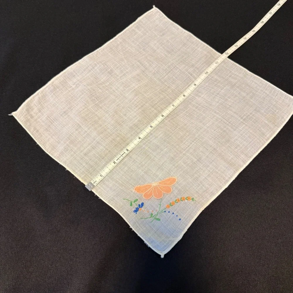 Vintage Embroidered‎ Linen Handkerchief Floral Peach Appliqué 12